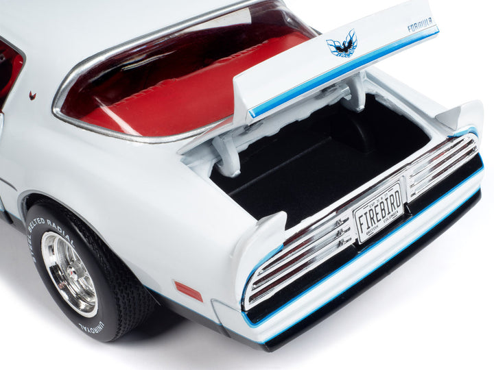 Pontiac Firebird 1977 Formula Cameo White with Red Interior "American Muscle" Series 1/18 Diecast Model Car by Auto World