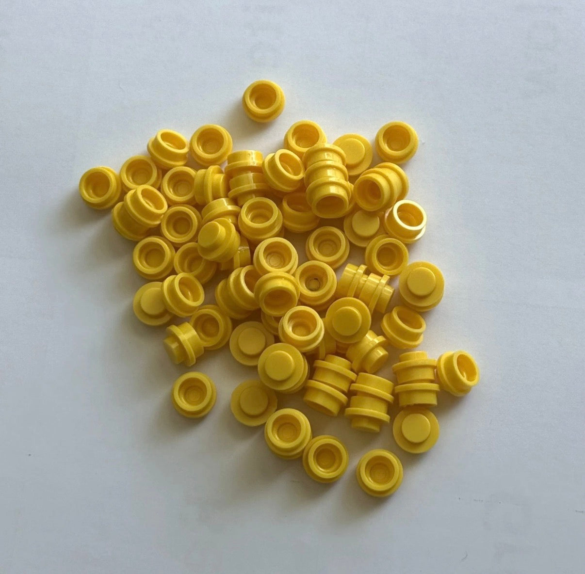 Yellow 4073 1x1 Round Plate Brick – Choose Quantity – LEGO® Compatible Bulk Lot 3