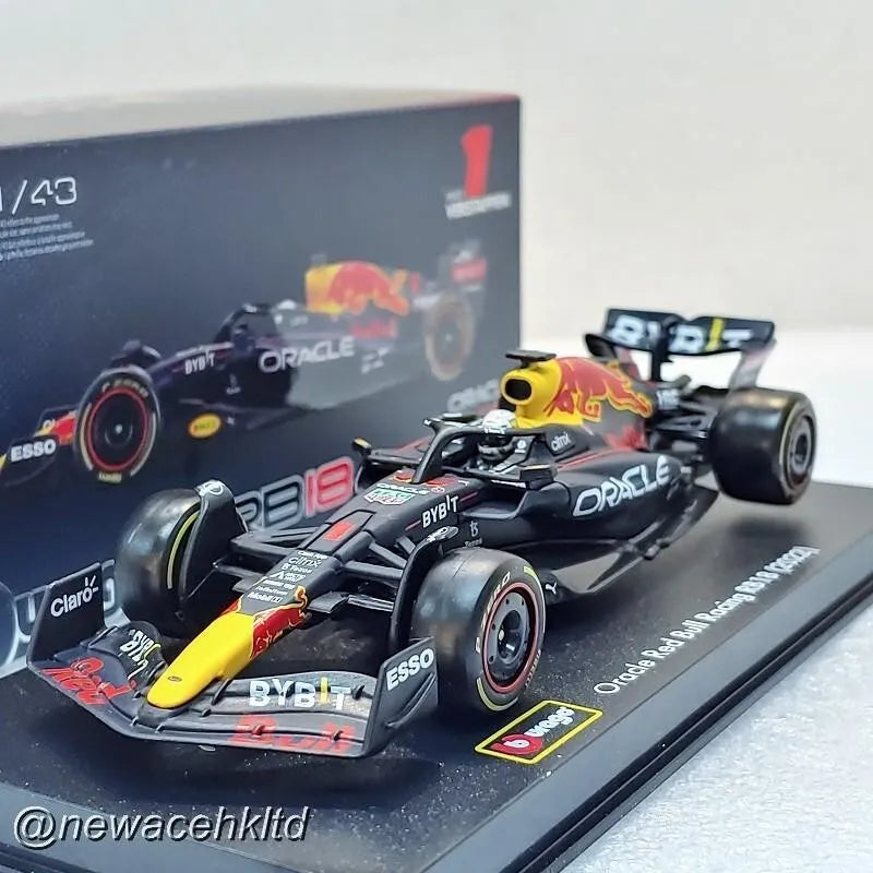 Oracle Red Bull Racing RB18 F1 Max Verstappen #1 1:43 - By Bburago 18-38062-00000100