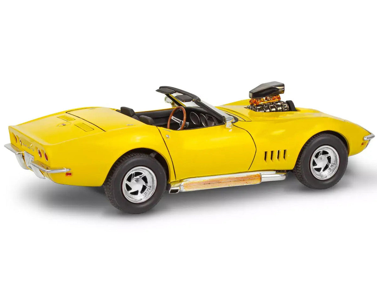 Level 4 Model Kit 1968 Chevrolet Corvette L/88 Convertible 2-in-1 1/25 Scale Model by Revell-3
