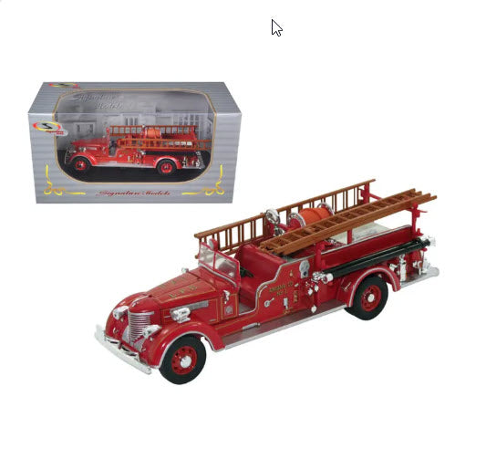 Packard 1939 Fire Engine Truck Red 1/32 Diecast Model by Signature Models