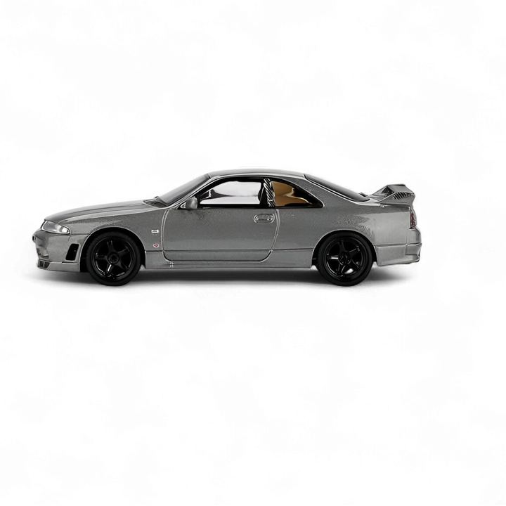 Front three-quarter view of Nissan Skyline GT-R BCNR33 CRS Version