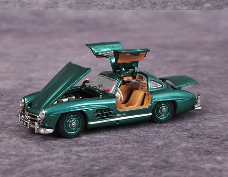 Mercedes-Benz 1955 300SL W198 Gull Wing 1:64 Scale Diecast