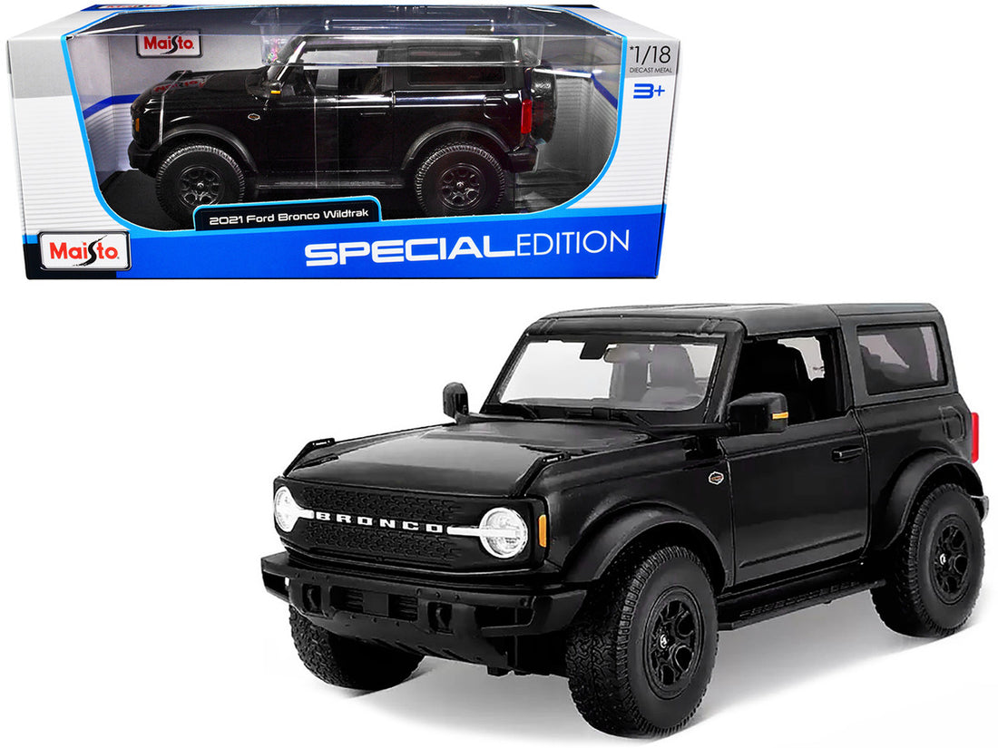 2021 Ford Bronco Wildtrak Black Metallic with Dark Gray Top "Special Edition" 1/18 Diecast Model Car by Maisto-0