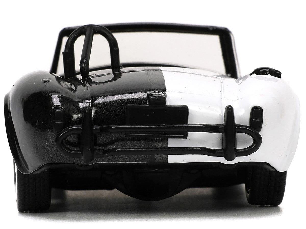 1965 Shelby Cobra 427 S/C #2 Black Metallic and White and Harvey Two-Face Diecast Figure "Batman" "Hollywood Rides" Series 1/32 Diecast Model Car by Jada-4