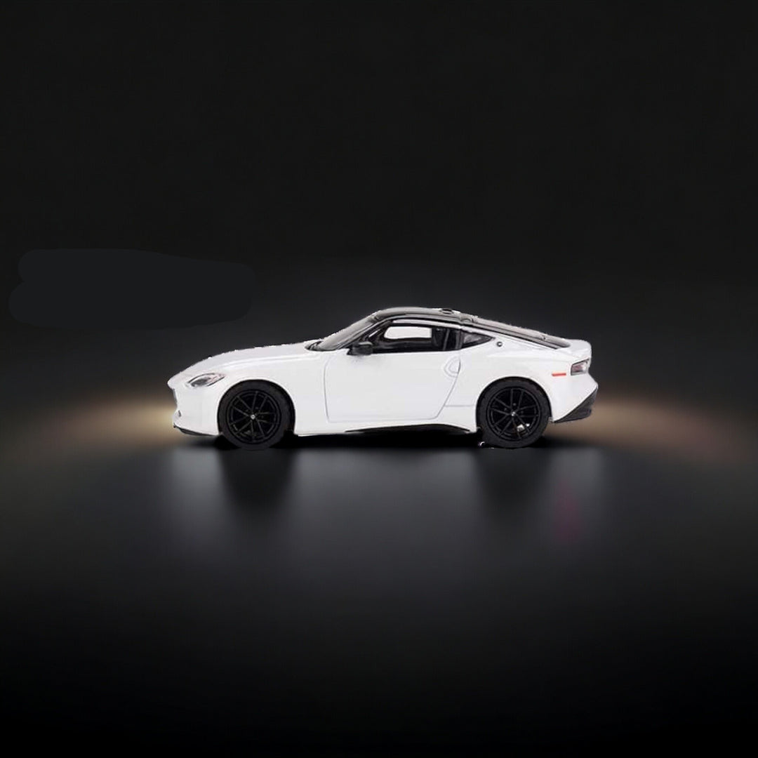 Nissan Z Performance 2023 Everest White #599 1:64 by Mini-GT TSM MGT00599 Side View