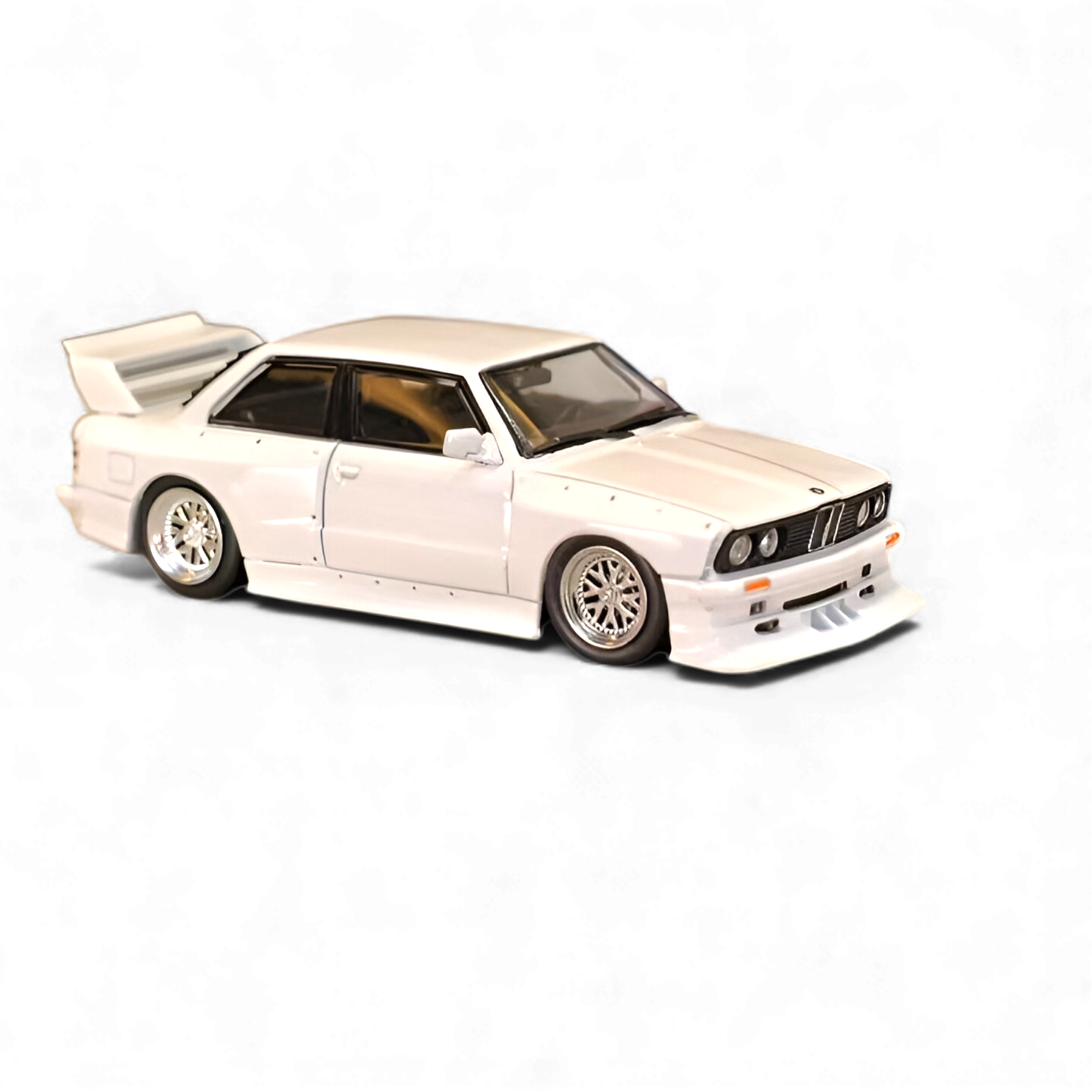 SW BMW E30 M3 LTO Modified - White 1:64 2
