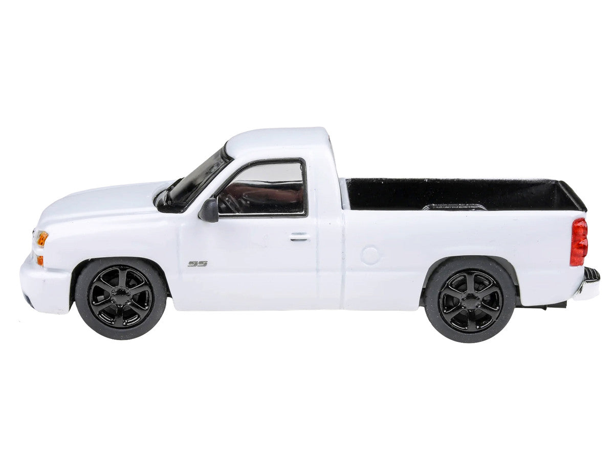 2006 Chevrolet Silverado 'Cateye' Pickup Truck Summit White 1/64 Diecast Model Car by Paragon Models-1