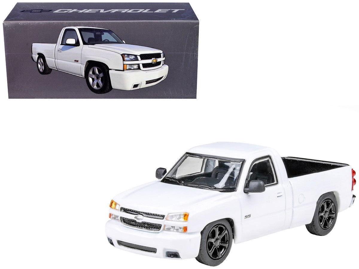 2006 Chevrolet Silverado 'Cateye' Pickup Truck Summit White 1/64 Diecast Model Car by Paragon Models-0
