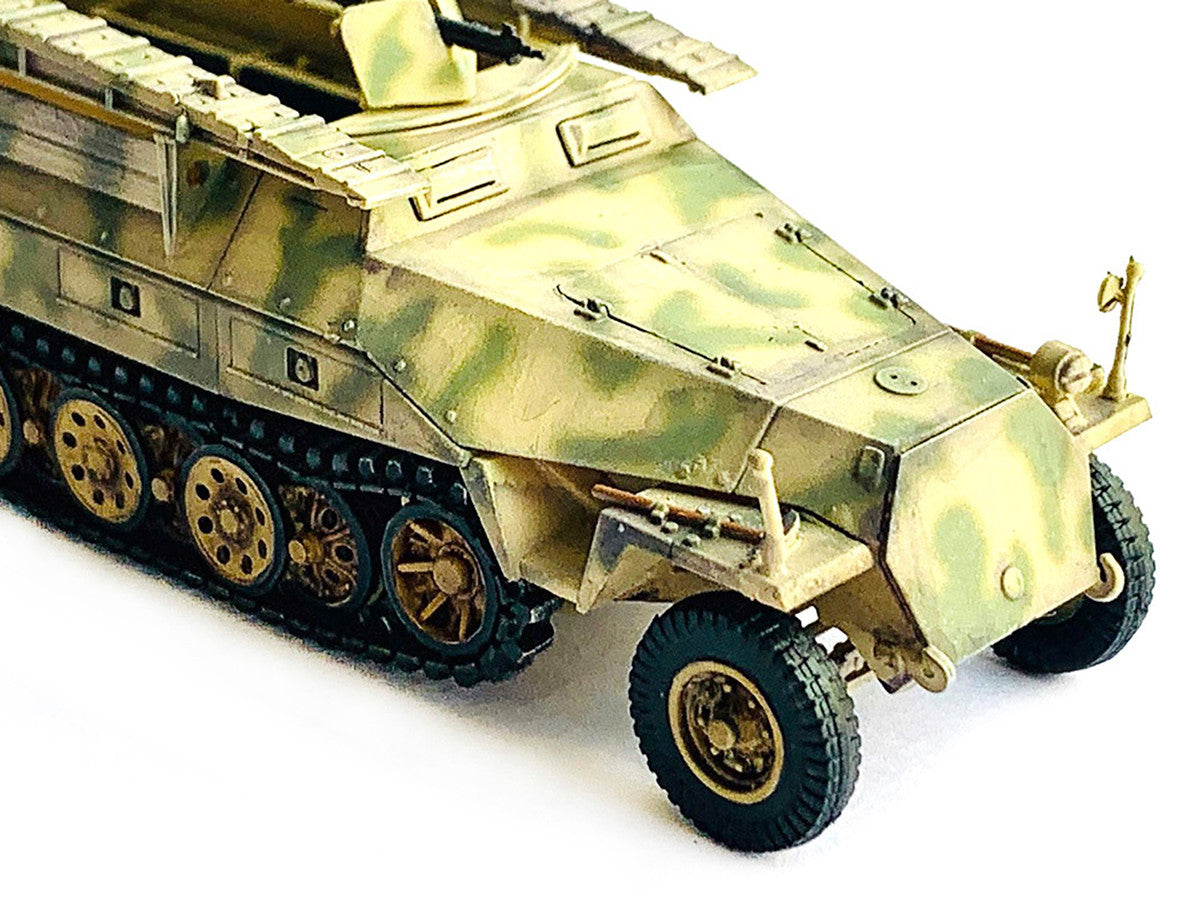 German Sd.Kfz. 251/7 Ausf.D Pionierpanzerwagen Armored Vehicle "NEO Dragon Armor" Series 1/72 Plastic Model by Dragon Models-1