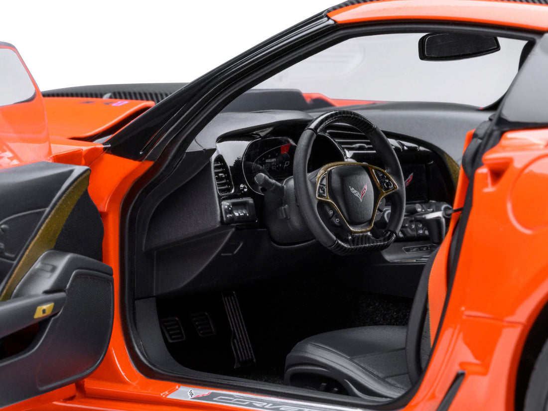 2019 Chevrolet Corvette C7 ZR1 Sebring Orange Tintcoat with Carbon Top 1/18 Model Car by Autoart-1