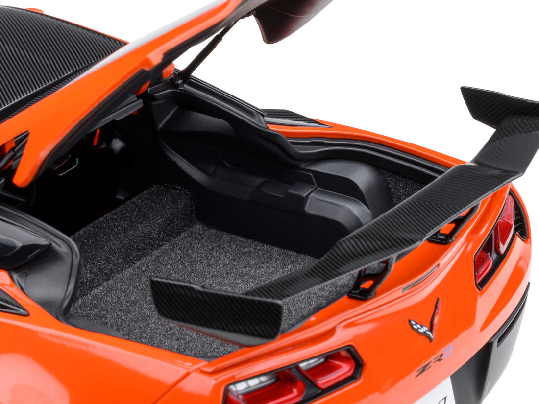 2019 Chevrolet Corvette C7 ZR1 Sebring Orange Tintcoat with Carbon Top 1/18 Model Car by Autoart-4