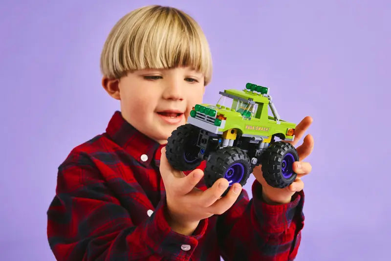 LEGO 76312 Marvel The Hulk Truck vs. Thanos 8