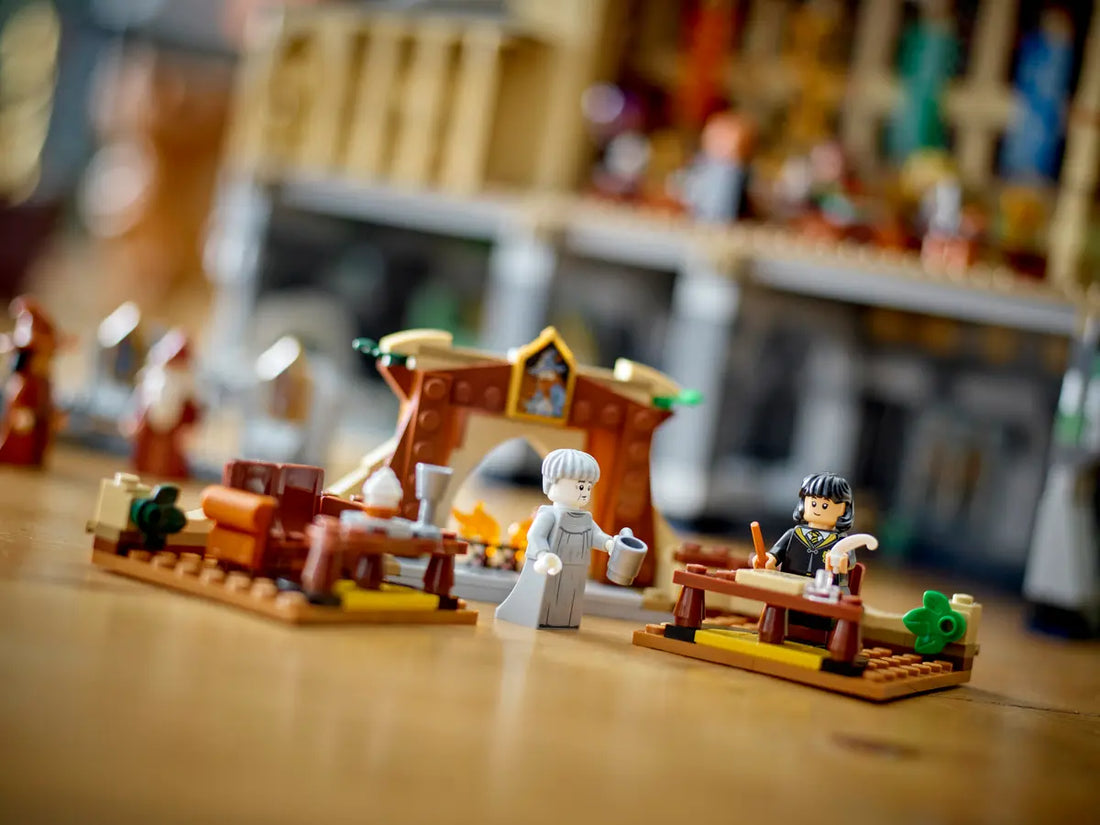 LEGO 76435 Harry Potter Hogwarts Castle: The Great Hall 13