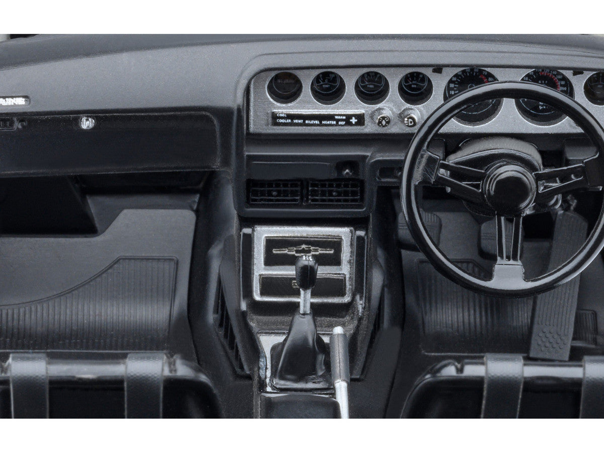 Nissan Skyline 2000GT-R (KPGC110) Tuned Version RHD (Right Hand Drive) Silver Metallic 1/18 Model Car by Autoart-1