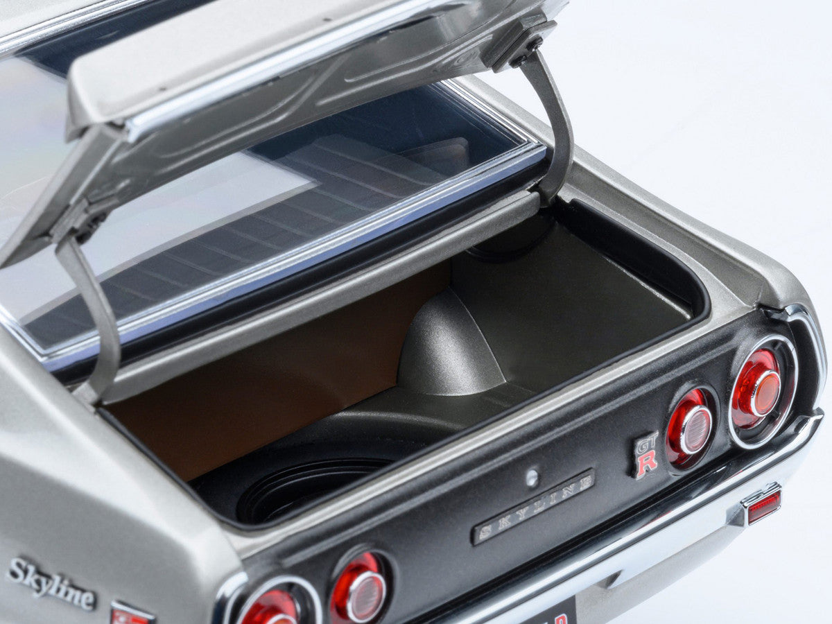 Nissan Skyline 2000GT-R (KPGC110) Tuned Version RHD (Right Hand Drive) Silver Metallic 1/18 Model Car by Autoart-3