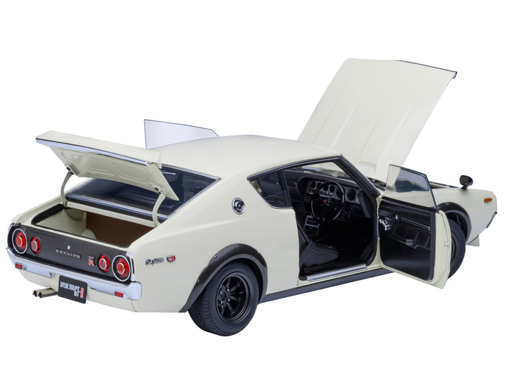 Nissan Skyline 2000GT-R (KPGC110) Tuned Version RHD (Right Hand Drive) White 1/18 Model Car by Autoart-0