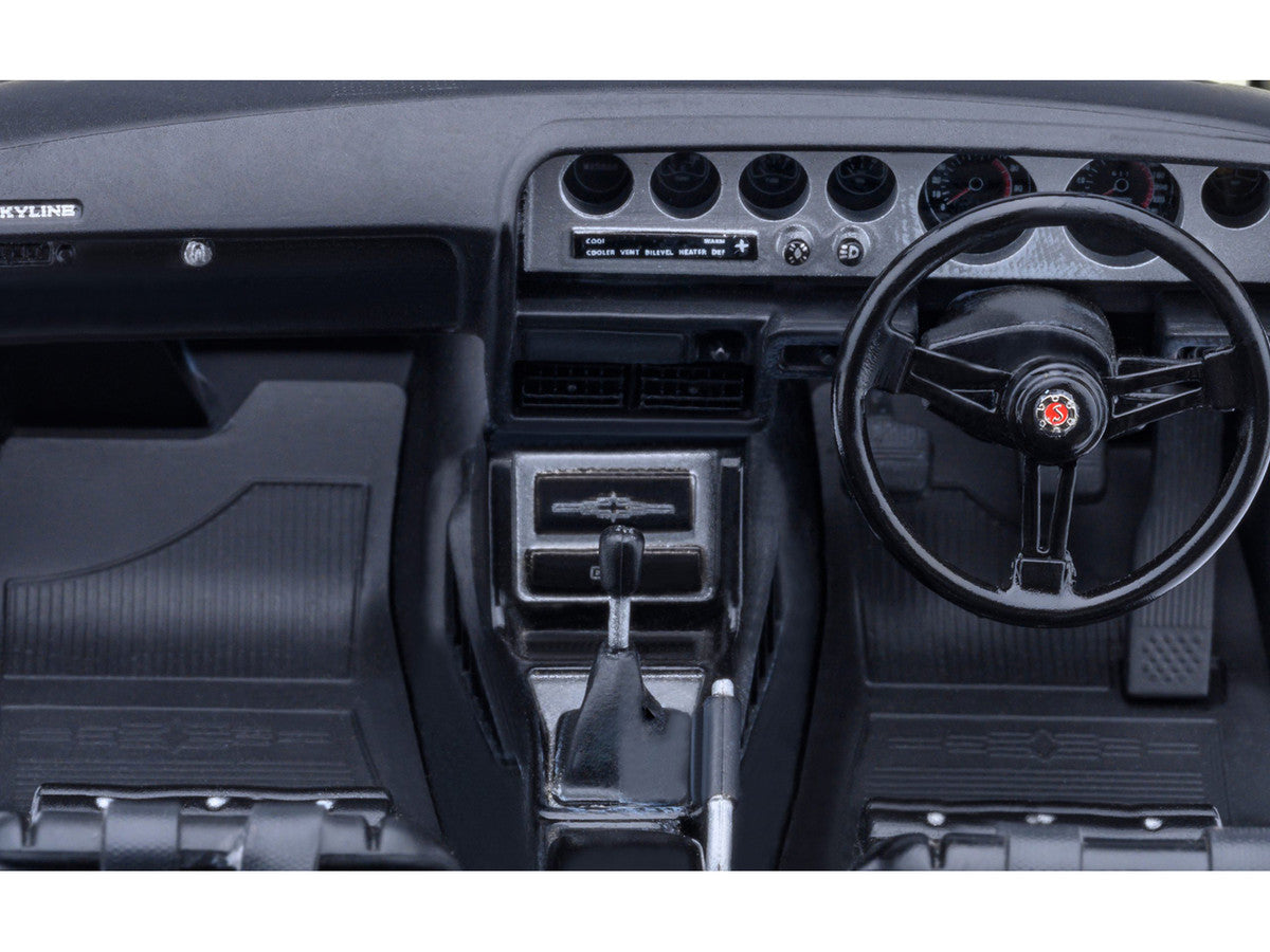 Nissan Skyline 2000GT-R (KPGC110) Tuned Version RHD (Right Hand Drive) White 1/18 Model Car by Autoart-2