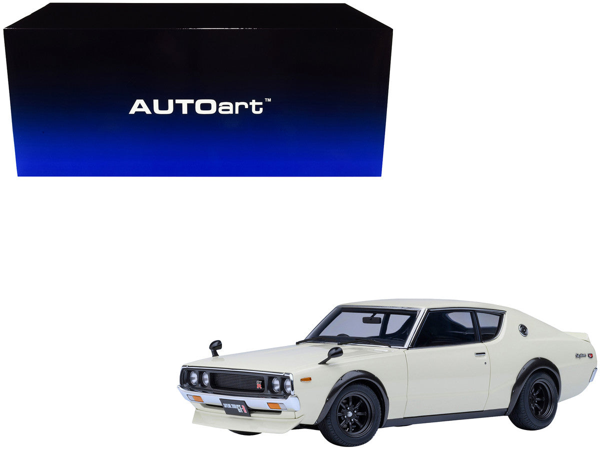 Nissan Skyline 2000GT-R (KPGC110) Tuned Version RHD (Right Hand Drive) White 1/18 Model Car by Autoart-4