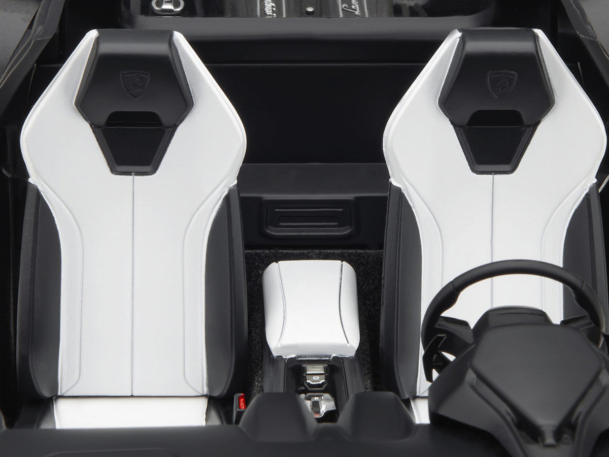 Lamborghini Huracan GT "LB-Silhouette Works" White with Black 1/18 Model Car by Autoart-4