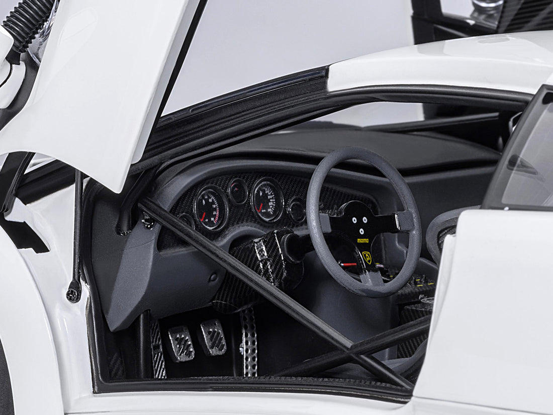 Lamborghini Diablo GTR Impact White 1/18 Model Car by Autoart-2