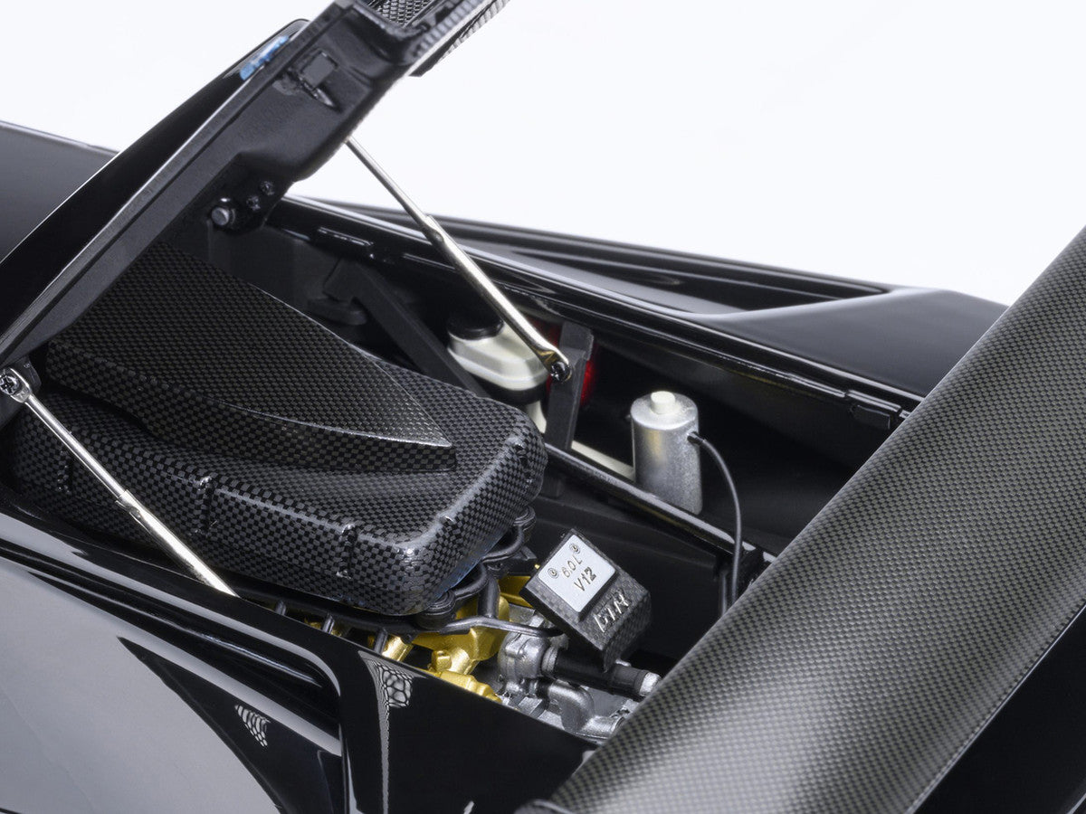 Lamborghini Diablo GTR Deep Black 1/18 Model Car by Autoart-2