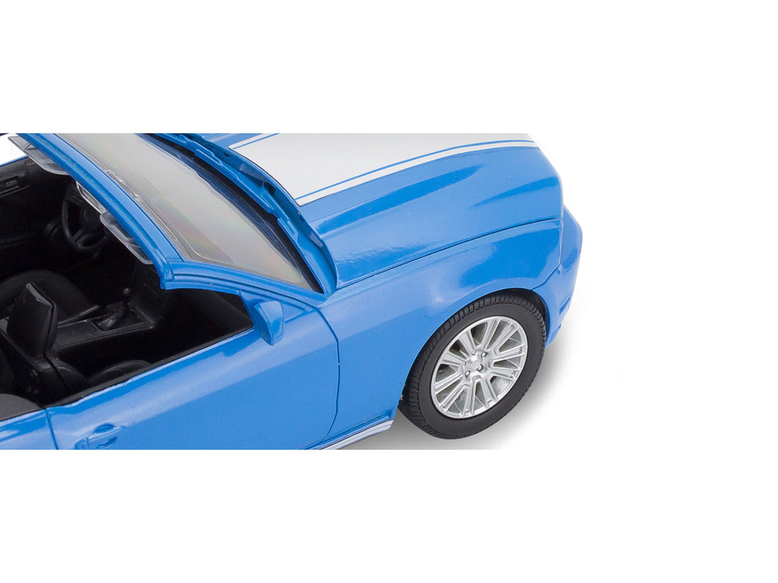 Level 2 Easy-Click 2010 Ford Mustang GT Convertible Blue 1/25 Scale Model by Revell-3