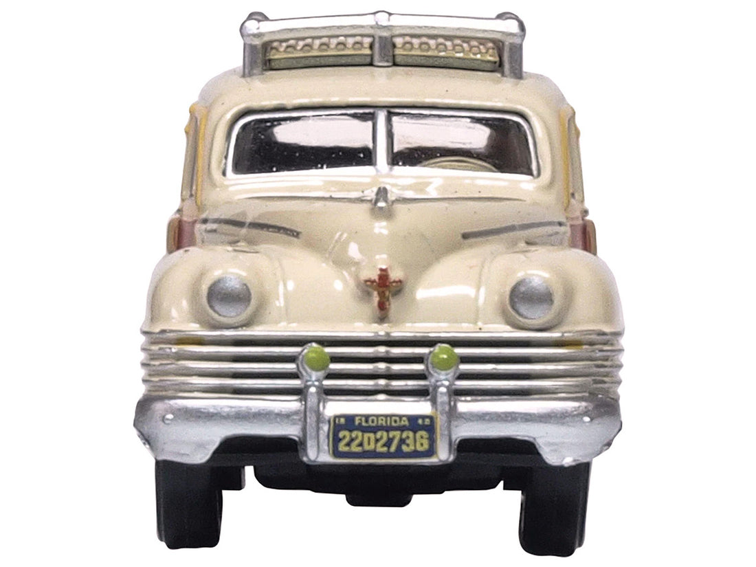 1942 Chrysler Town & Country Woody Wagon Catalina Tan with Wood Panels and Roof Rack 1/87 (HO) Scale Diecast Model Car by Oxford Diecast-2