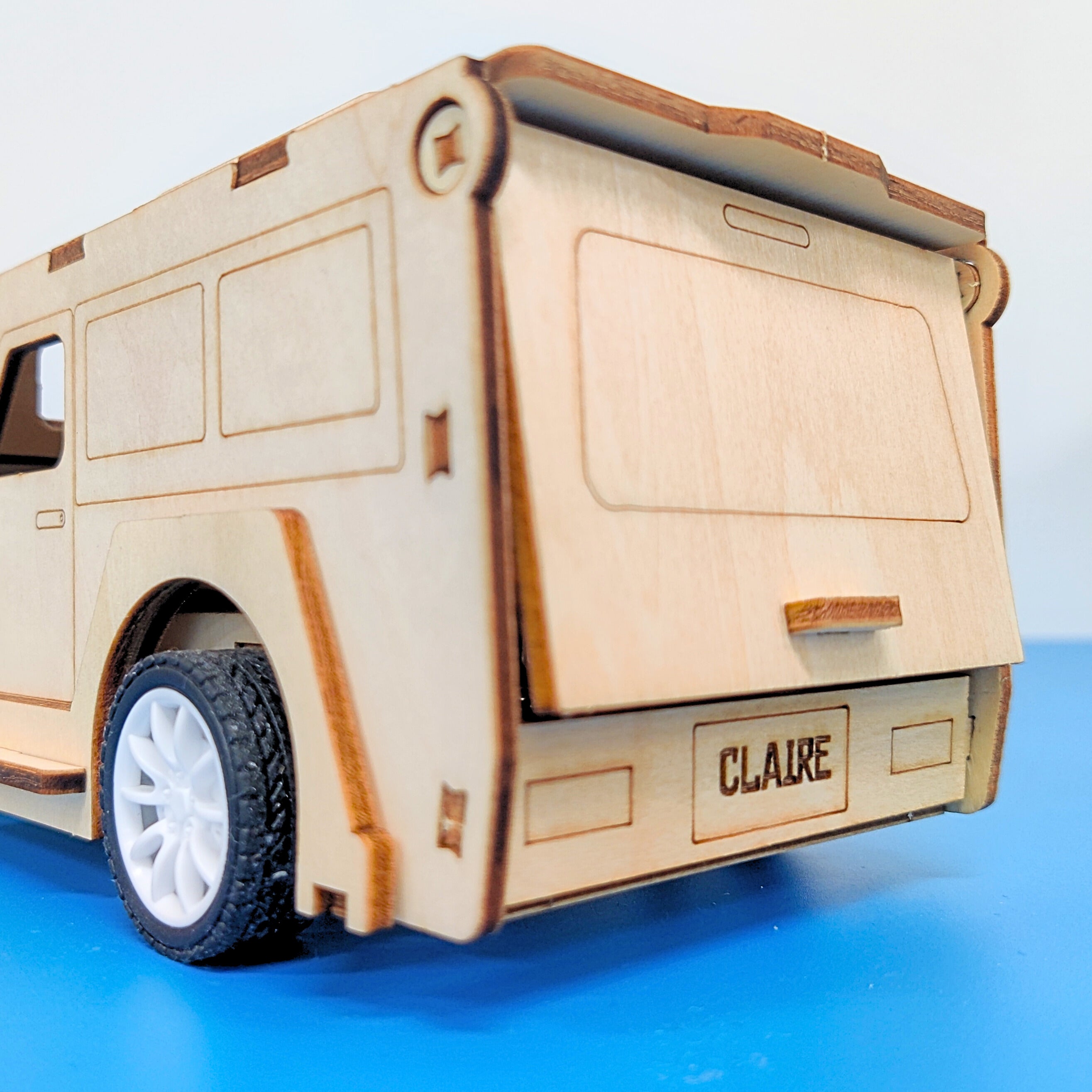 RC 2.4 GHz SUV Car DIY Kit, Educational STEM Toy 4