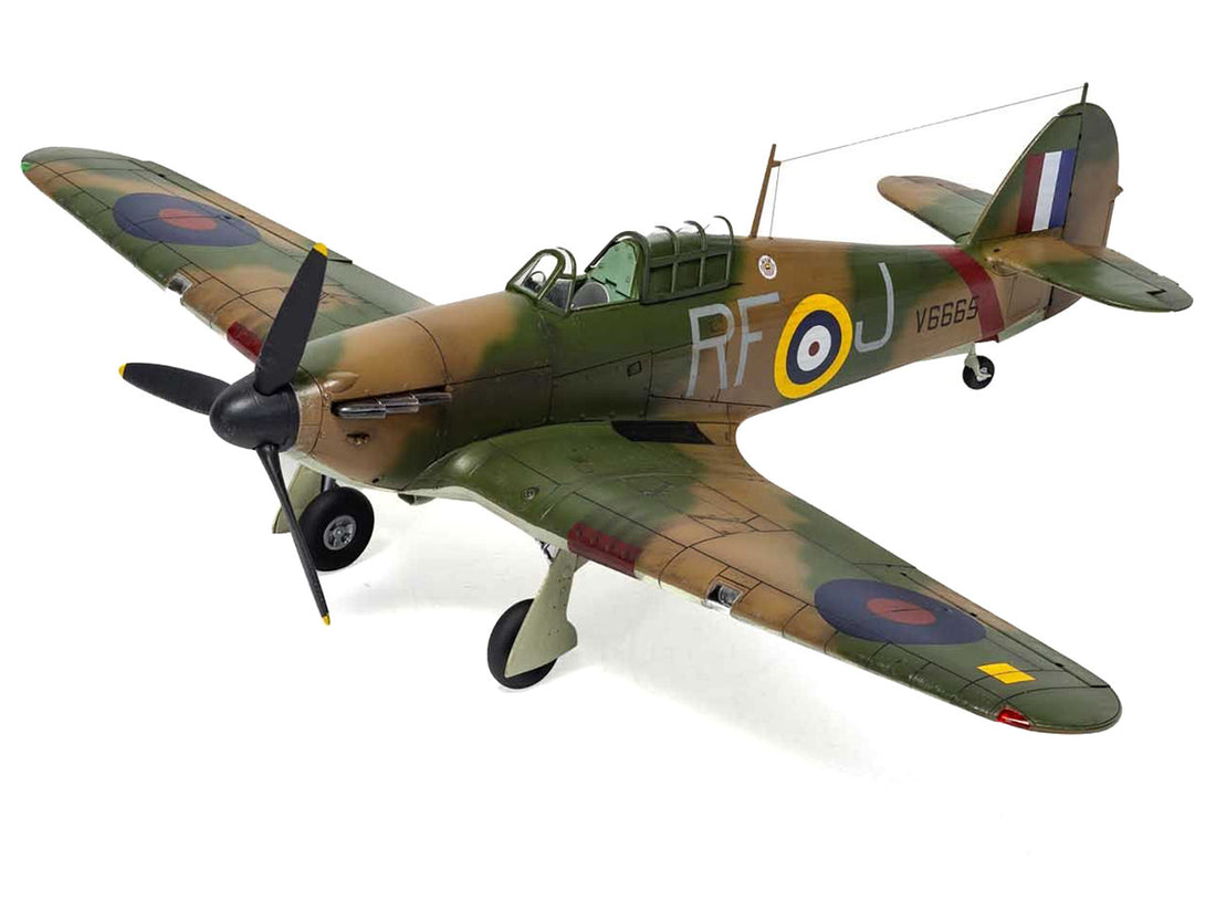 Level 2 Model Kit Hawker Hurricane Mk.I Fighter Aircraft with 2 Scheme Options 1/48 Plastic Model Kit by Airfix-3