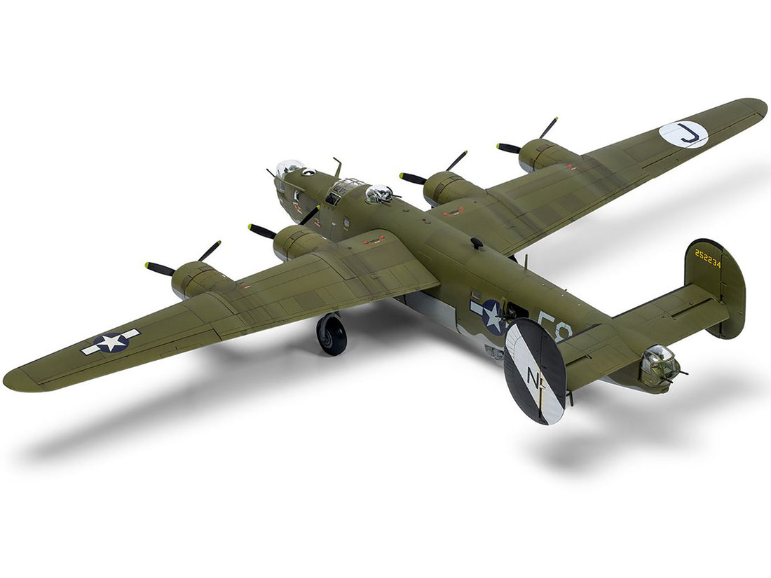 Level 3 Model Kit Consolidated B-24H Liberator Bomber Aircraft with 2 Scheme Options 1/72 Plastic Model Kit by Airfix-1