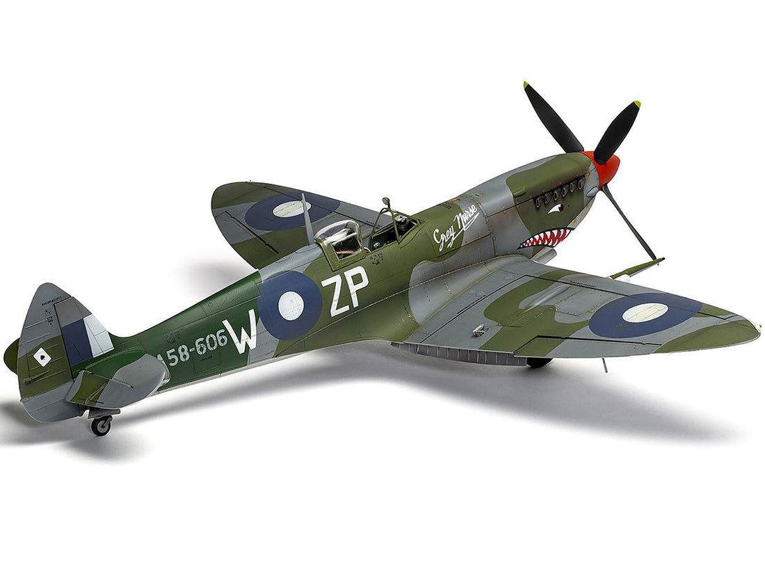 Level 4 Model Kit Supermarine Spitfire Mk.VIII Fighter Aircraft with 3 Scheme Options 1/24 Plastic Model Kit by Airfix-2