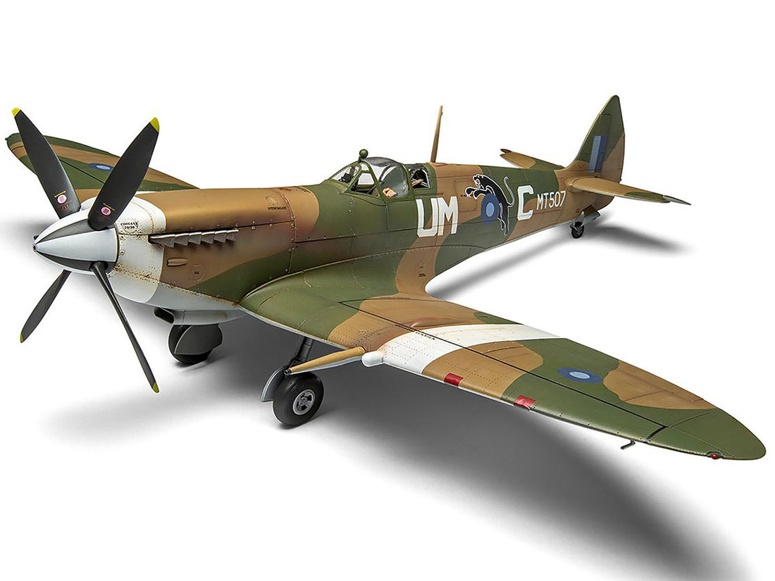 Level 4 Model Kit Supermarine Spitfire Mk.VIII Fighter Aircraft with 3 Scheme Options 1/24 Plastic Model Kit by Airfix-3