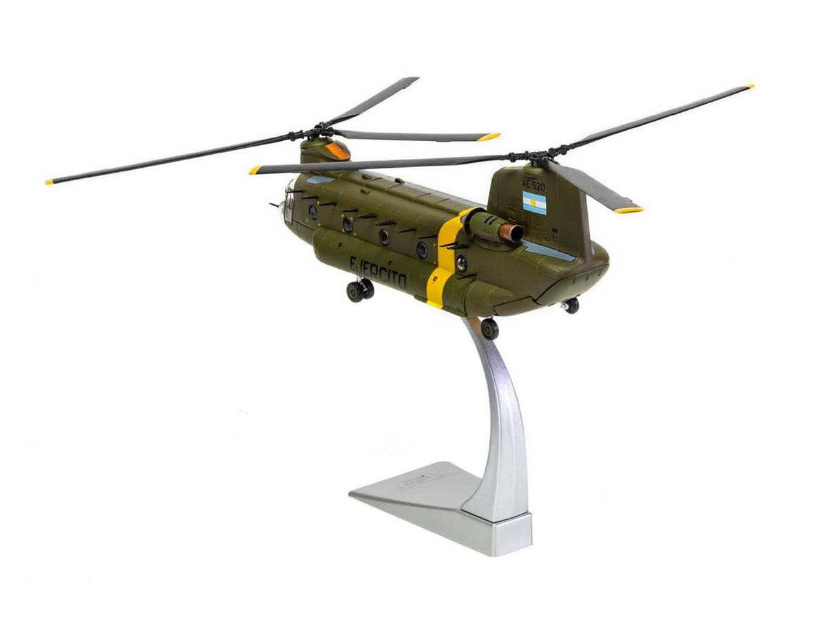 Boeing CH-47C Chinook Helicopter "AE-520 Falklands War" (1982) Argentine Army "The Aviation Archive" Series 1/72 Diecast Model by Corgi-1