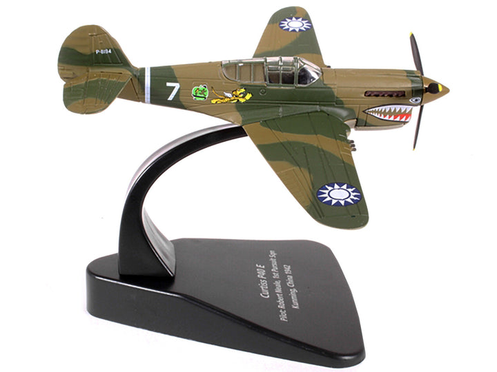 Curtiss P40 E Warhawk Fighter Plane Pilot: Robert Neale 1st Pursuit Squadron Kunming China (1944) "Oxford Aviation" Series 1/72 Diecast Model Airplane by Oxford Diecast-1