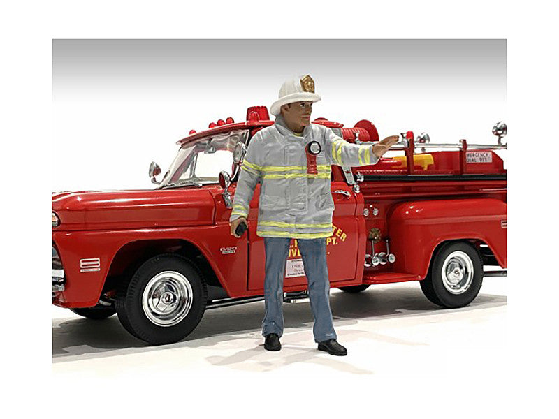 "Firefighters" Fire Captain Figure for 1/24 Scale Models by American Diorama 4