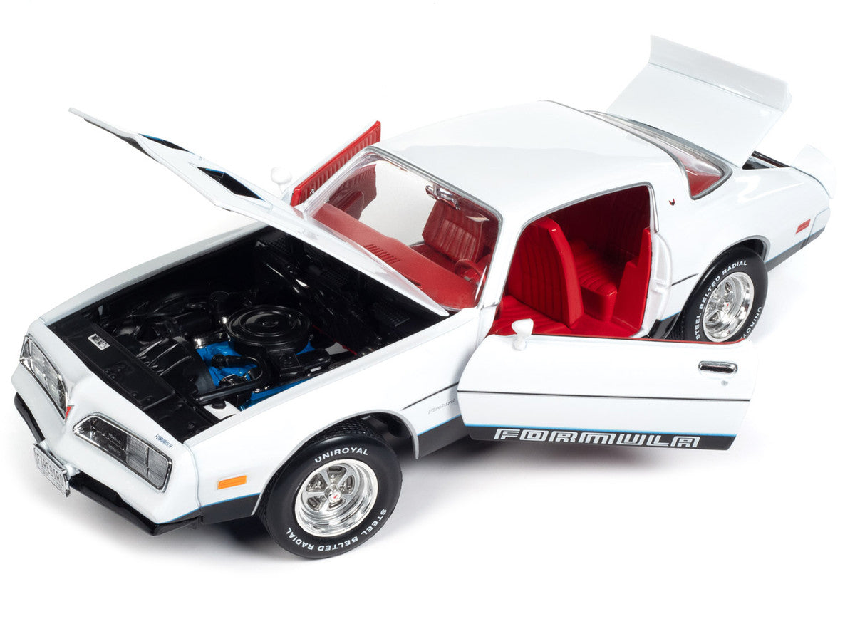 Pontiac Firebird 1977 Formula Cameo White with Red Interior "American Muscle" Series 1/18 Diecast Model Car by Auto World 3