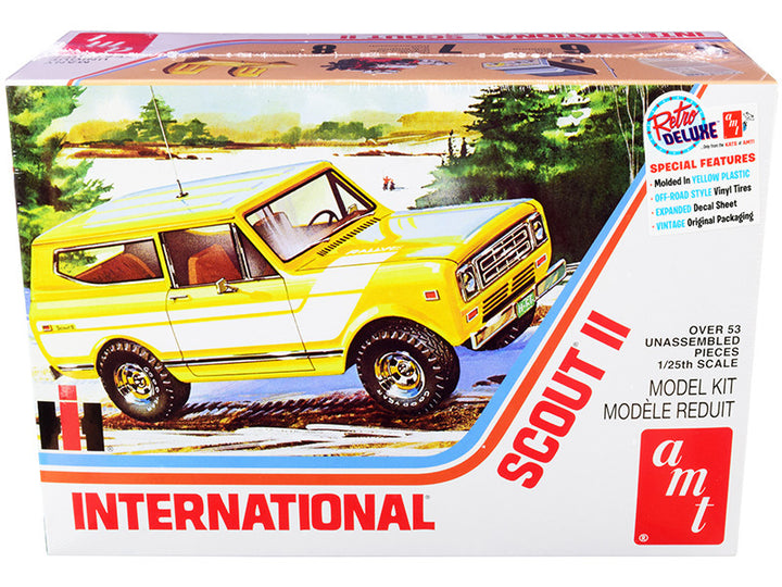 Skill 2 Model Kit IH International Harvester Scout II 1/25 Scale Model by AMT-0