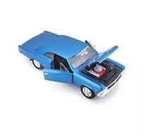 Chevrolet Chevelle SS 396 1966 SE 1:24 diecast by Maisto Engine View