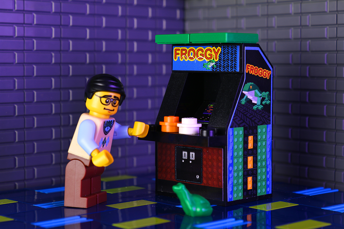 Froggy Arcade Machine made using LEGO parts - B3 Customs 3