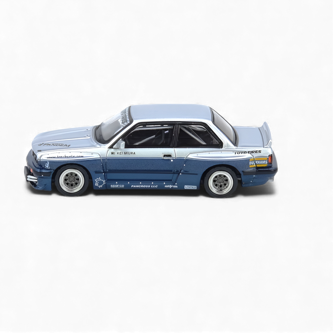 BMW Pandem E30 M3 Silver/Blue 1:64 by INNO64  3
