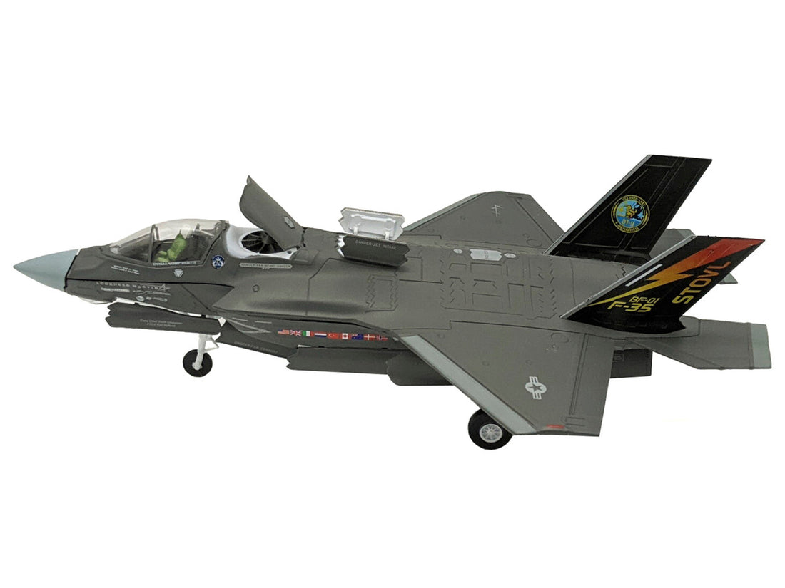 Lockheed Martin F-35B (STOVL) Lightning II Aircraft "BF-01 Prototype Air Test an Evaluation Squadron 23 (VX-23) Salty Dogs" (2009) United States Navy 1/72 Diecast Model Airplane-3