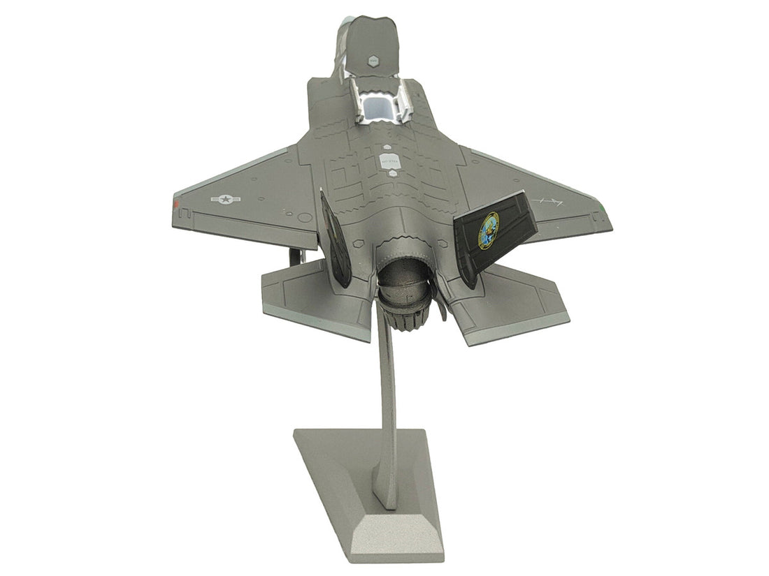 Lockheed Martin F-35B (STOVL) Lightning II Aircraft "BF-01 Prototype Air Test an Evaluation Squadron 23 (VX-23) Salty Dogs" (2009) United States Navy 1/72 Diecast Model Airplane-4