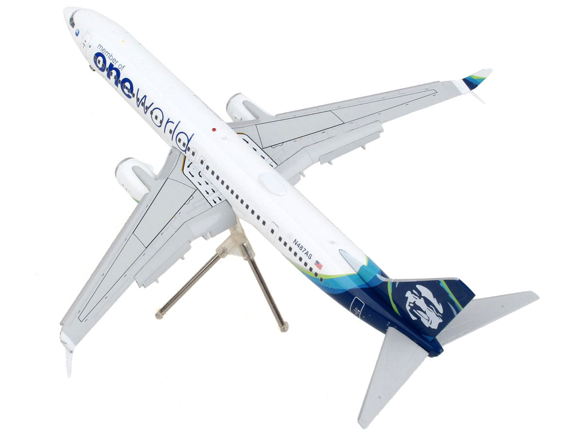 Boeing 737-900ER Commercial Aircraft with Flaps Down "Alaska Airlines - One World" White with Blue Tail "Gemini 200" Series 1/200 Diecast Model Airplane by GeminiJets-2