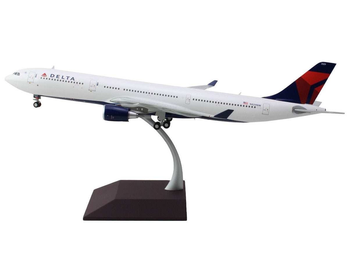 Airbus A330-300 