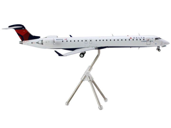 Bombardier CRJ900 Commercial Aircraft "Delta Air Lines - Delta Connection" (N800SK) White with Blue and Red Tail "Gemini 200" Series 1/200 Diecast Model Airplane by GeminiJets-1