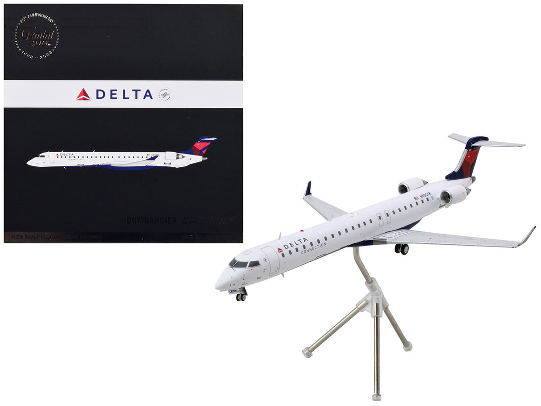 Bombardier CRJ900 Commercial Aircraft "Delta Air Lines - Delta Connection" (N800SK) White with Blue and Red Tail "Gemini 200" Series 1/200 Diecast Model Airplane by GeminiJets-0