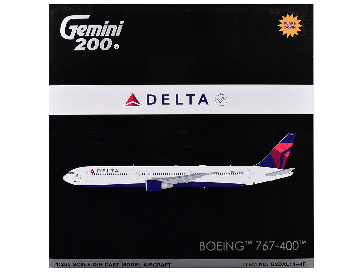 Boeing 767-400ER Commercial Aircraft with Flaps Down "Delta Air Lines" (N482MH) White with Blue and Red Tail "Gemini 200" Series 1/200 Diecast Model Airplane by GeminiJets-2