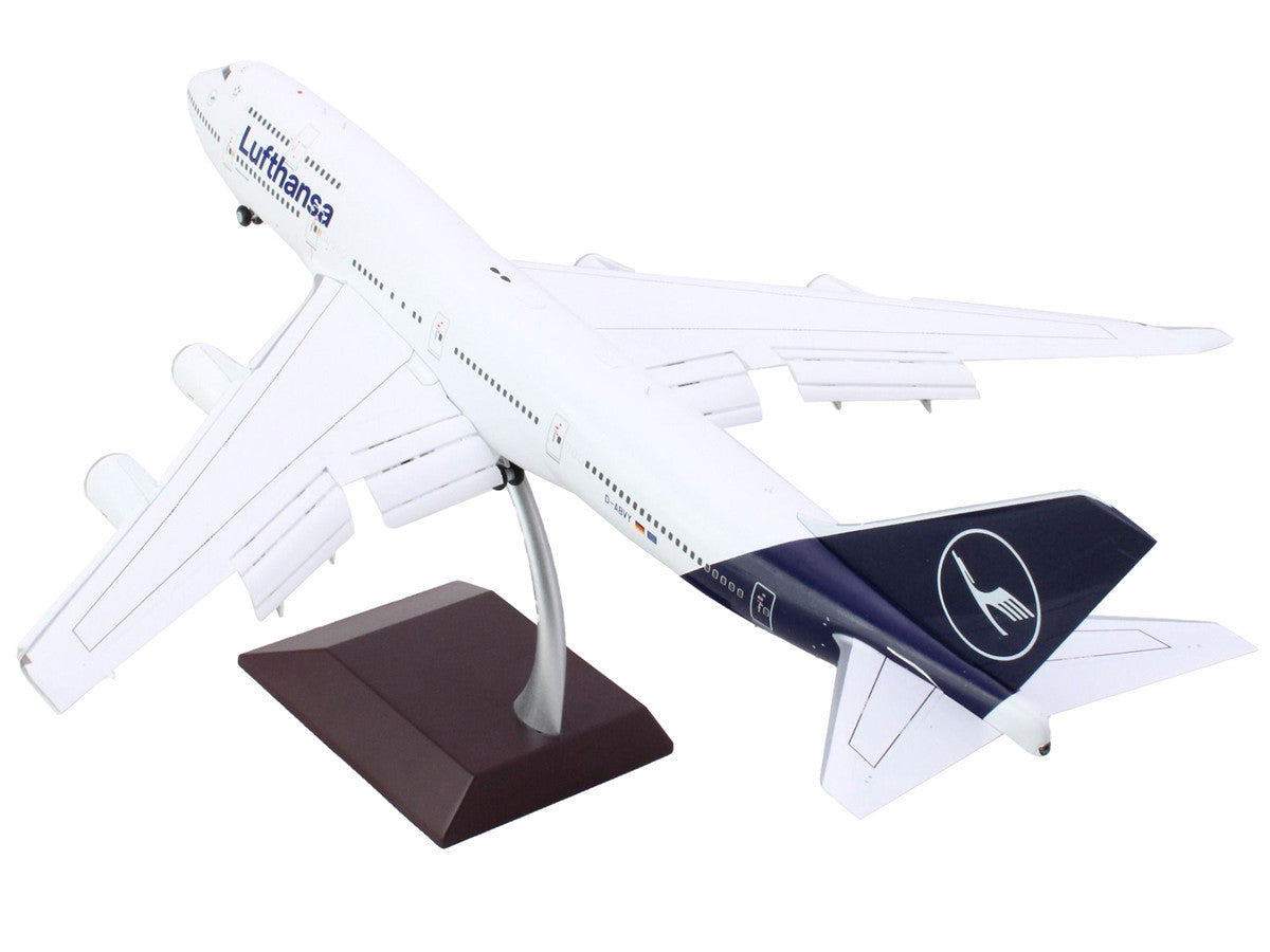 Boeing 747-400 Commercial Aircraft with Flaps Down "Lufthansa" (D-ABVY) White with Dark Blue Tail "Gemini 200" Series 1/200 Diecast Model Airplane by GeminiJets-2