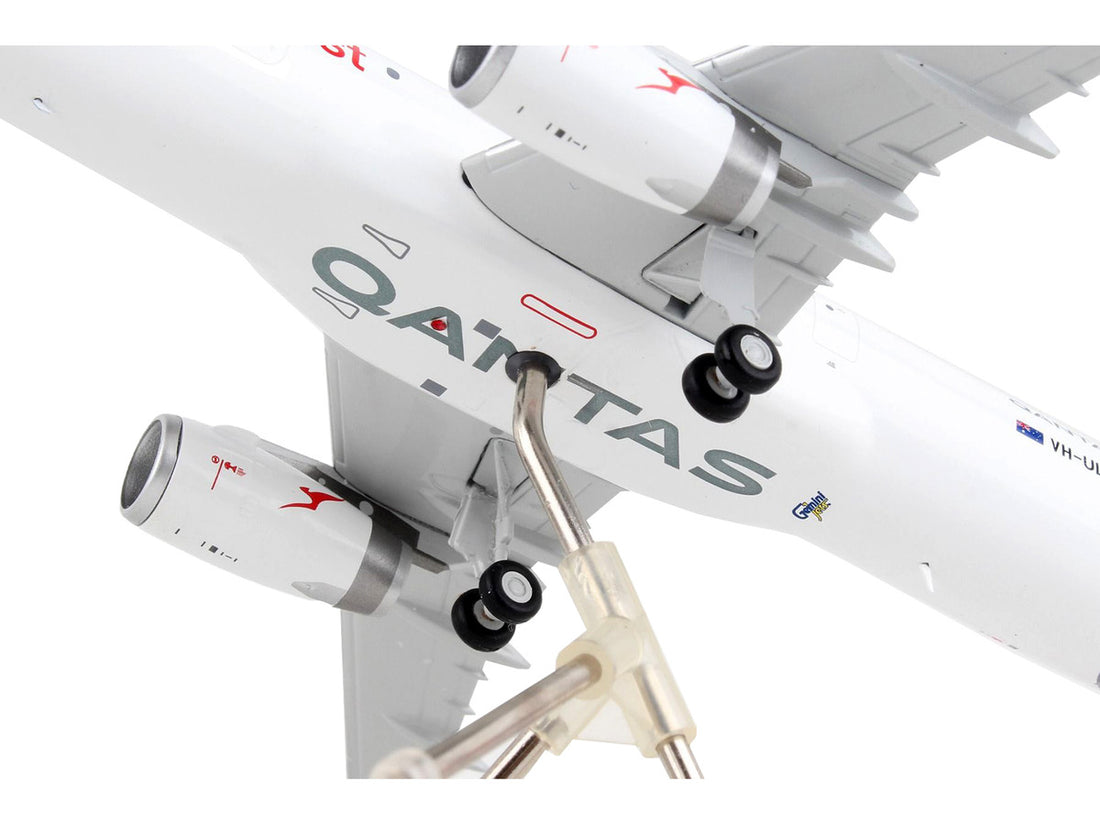 Airbus A321P2F Commercial Aircraft "Qantas Freight - Australia Post" White with Red Tail "Gemini 200" Series 1/200 Diecast Model Airplane by GeminiJets-2